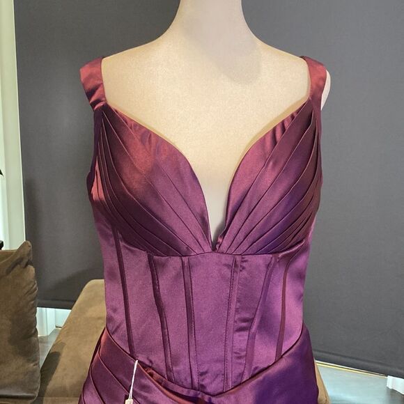 Women’s Purple Mermaid Full Length Formal Dress Small Train Leg Slit Size M NWT - Picture 2 of 12